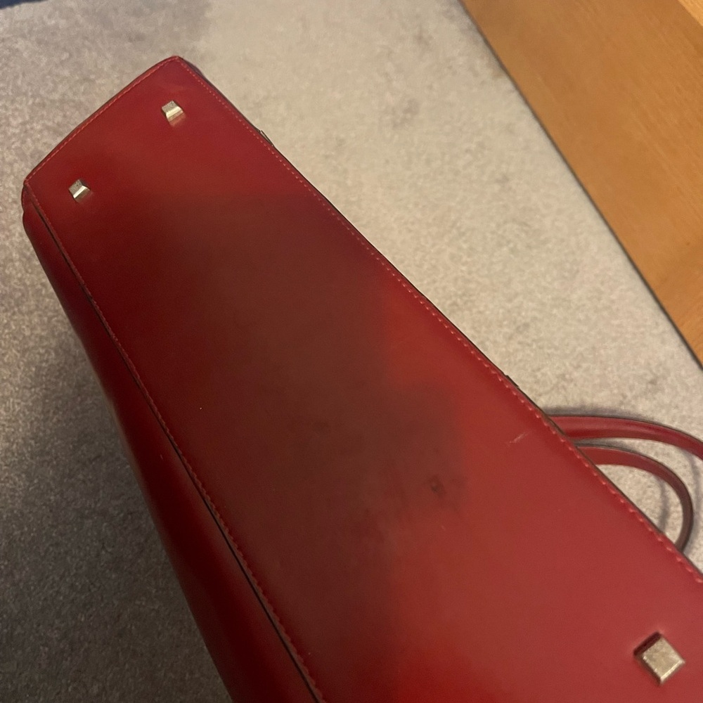 Vibrant Red Leather purse with Design come with a smaller bag attached - Picture 8 of 10